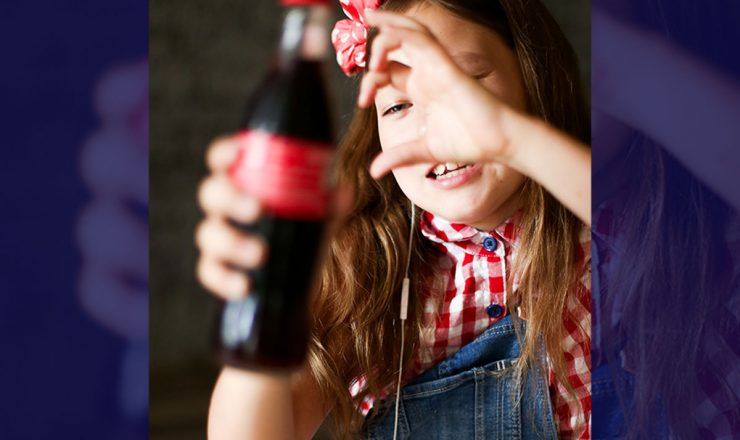 子供に炭酸飲料をたくさん飲ませてはいけません